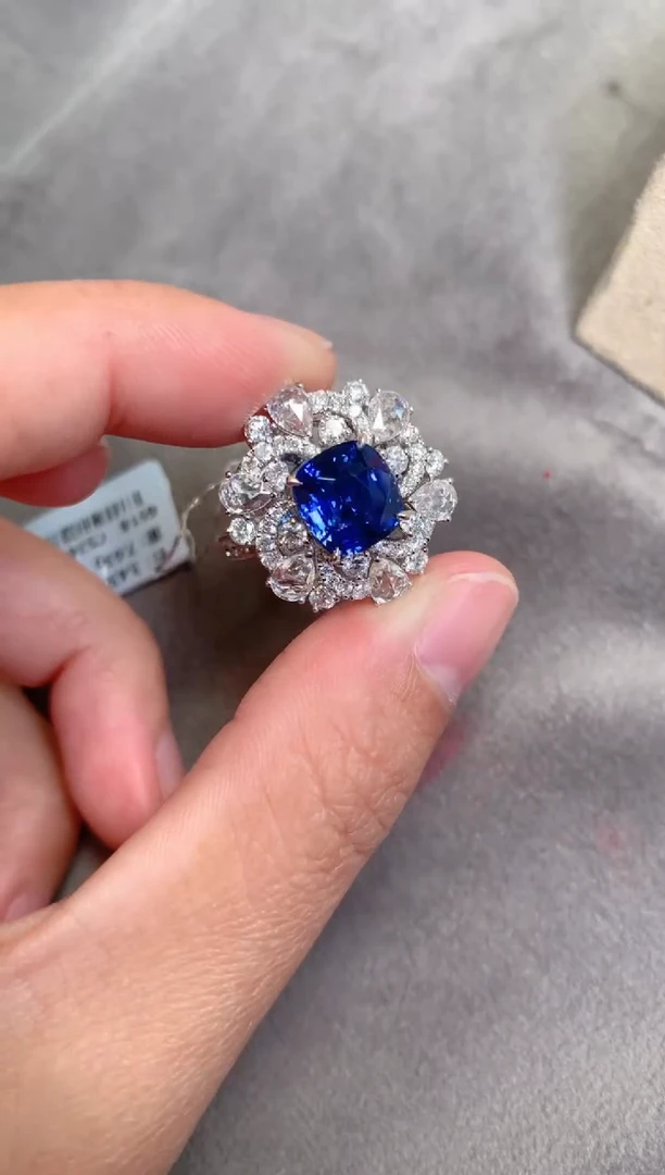 【闪购商品】蓝宝石戒指18K金镶嵌3.43CT