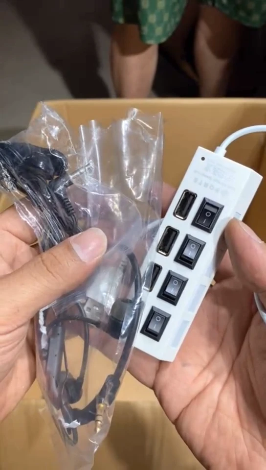 8新F*  158中古商品，瑕疵品，不保好坏。