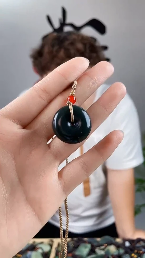 和田玉未镶嵌颈饰拍一发一，多样性发货