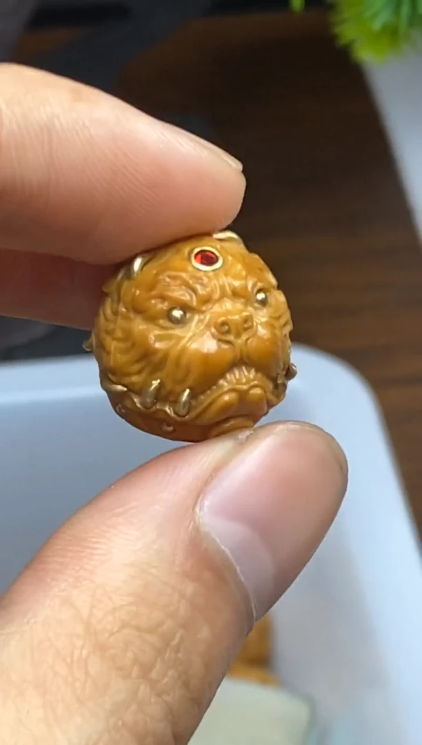 吊坠猴头核桃新款 狗王 重工 红色