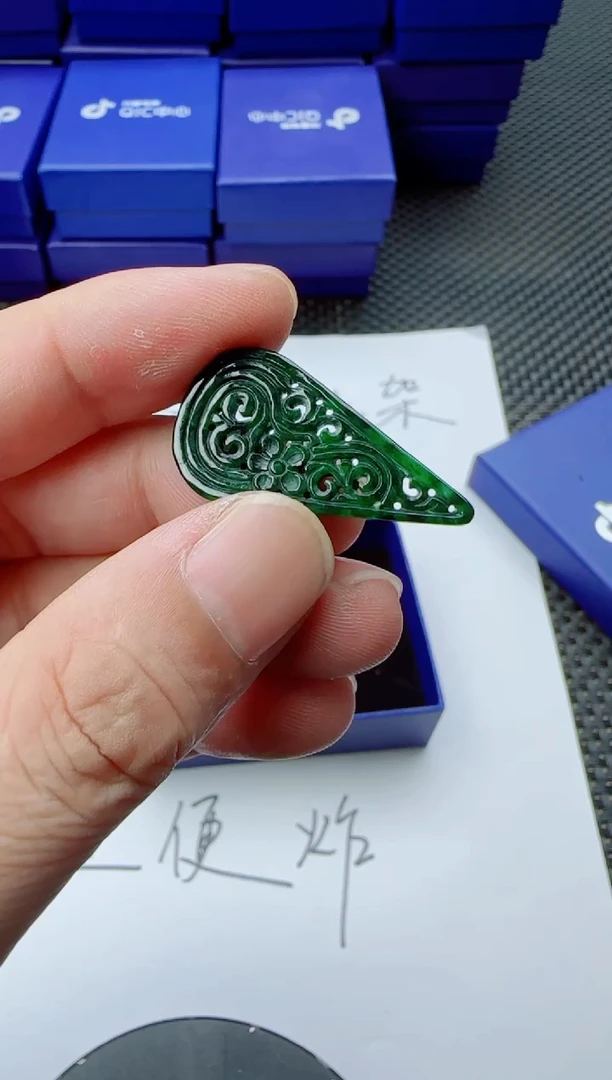 翡翠未镶嵌颈饰111111111