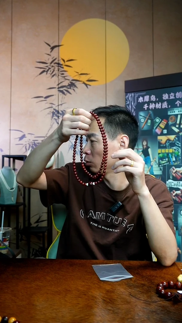 檀香紫檀（小叶紫檀）手作木制雕刻品