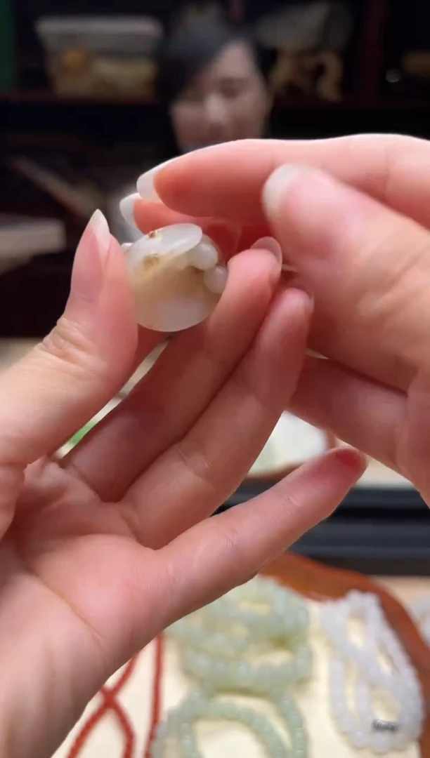 和田玉未镶嵌颈饰小吊坠