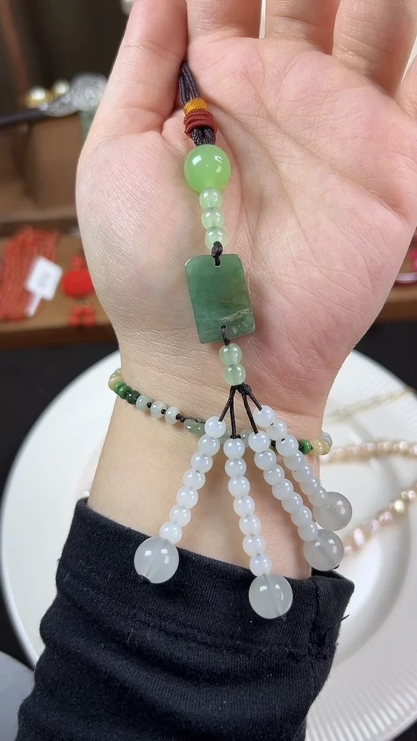 【闪购商品】翡翠颈饰未镶嵌翡翠