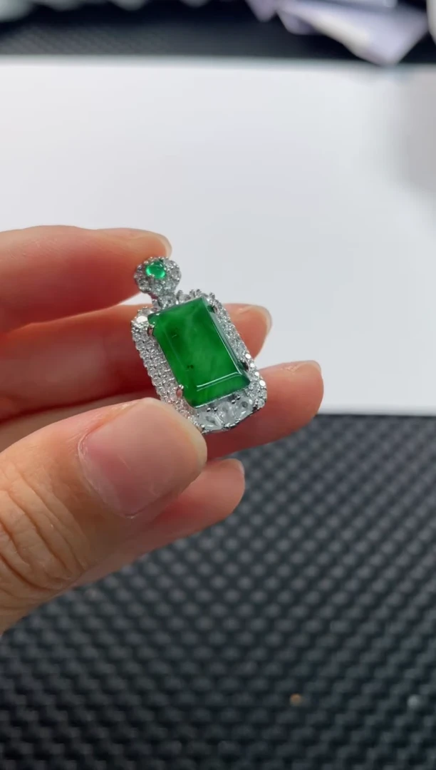 颈饰未镶嵌翡翠  2098