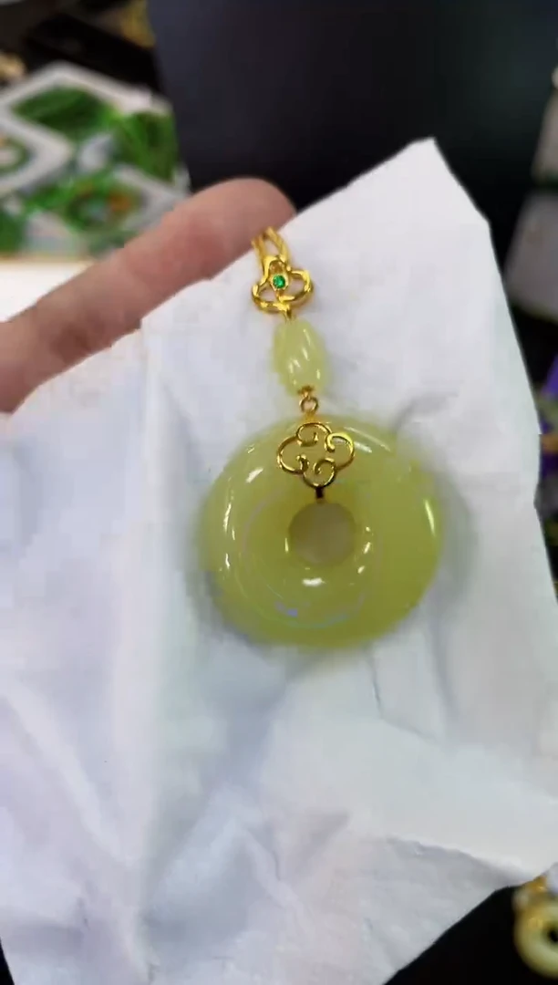 和田玉18K金镶嵌吊坠(赠链)多样性发一