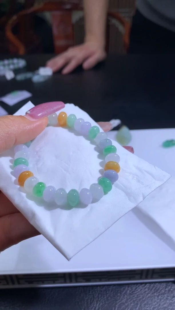 未镶嵌定制翡翠小**?翡翠