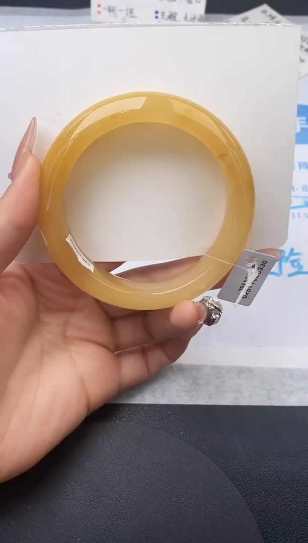 未镶嵌手镯石英质玉w215-HB62+