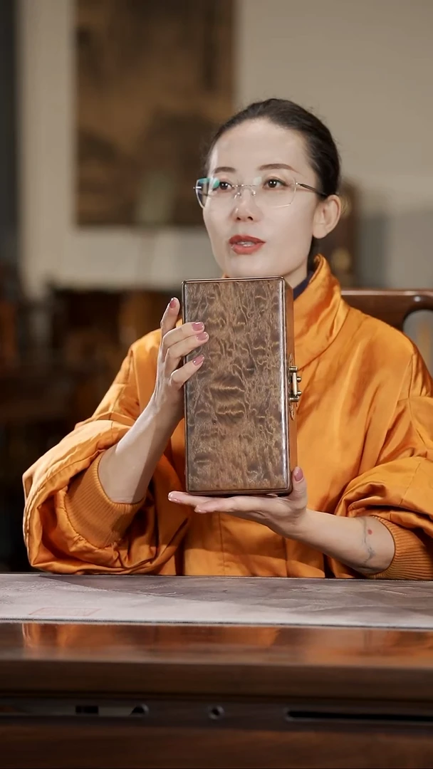 金丝楠754孔雀龙胆纹一木一器首饰盒