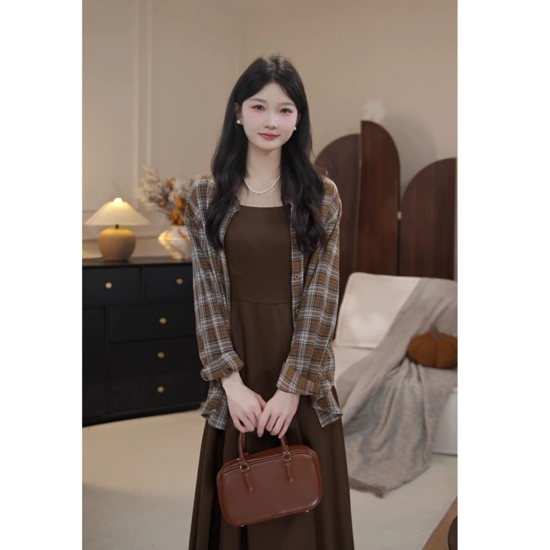 鹿向南「慵懒假日」法式复古简约女秋季新款吊带裙格纹衬衫套装