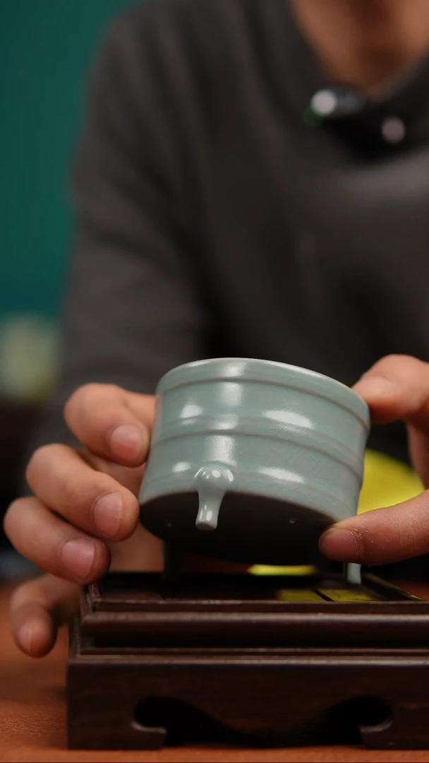 【闪购商品】瓷片仿古天青玄纹樽杯