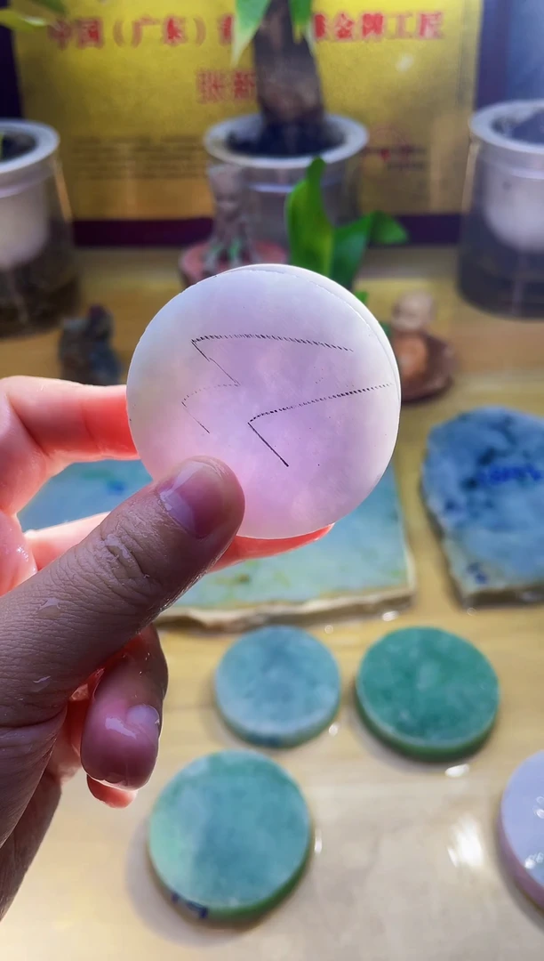 翡翠挂件未镶嵌翡翠12