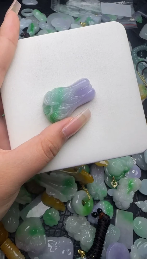 翡翠未镶嵌颈饰天然缅甸翡翠吊坠