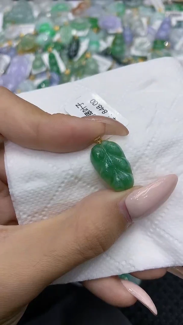 颈饰18K金镶嵌翡翠111111111111
