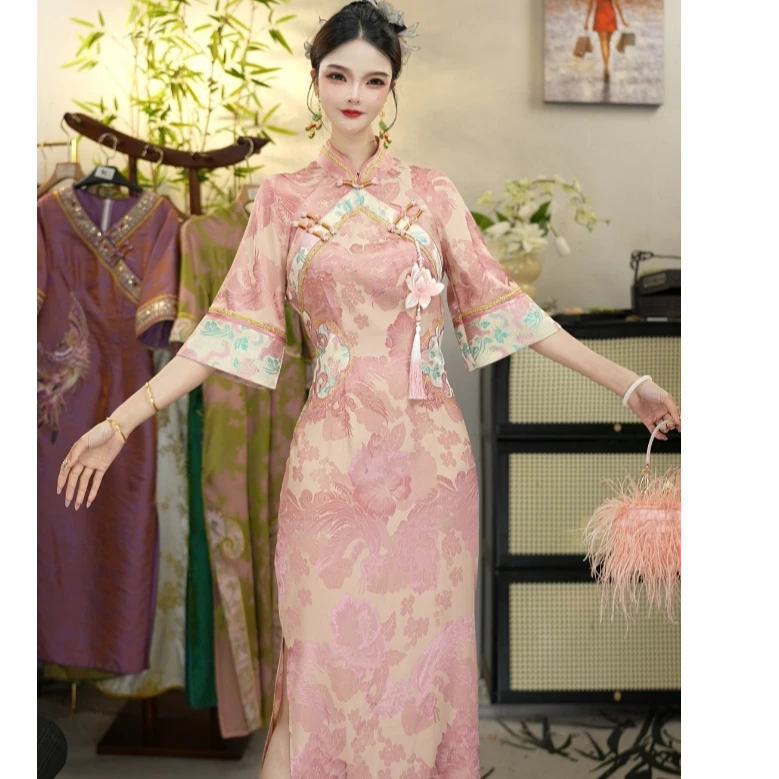 储秋2025夏季新款中国风复古粉色修身凤穿牡丹刺绣旗袍（1637）