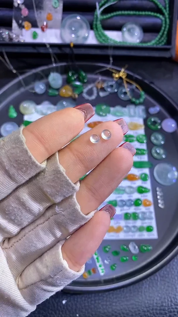 未镶嵌挂件翡翠蛋面