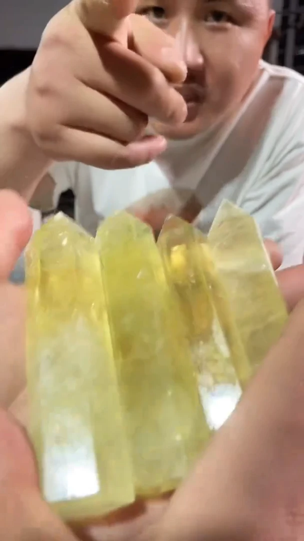 未镶嵌水晶大型摆件（非配饰）黄水晶柱子（多样性发货）