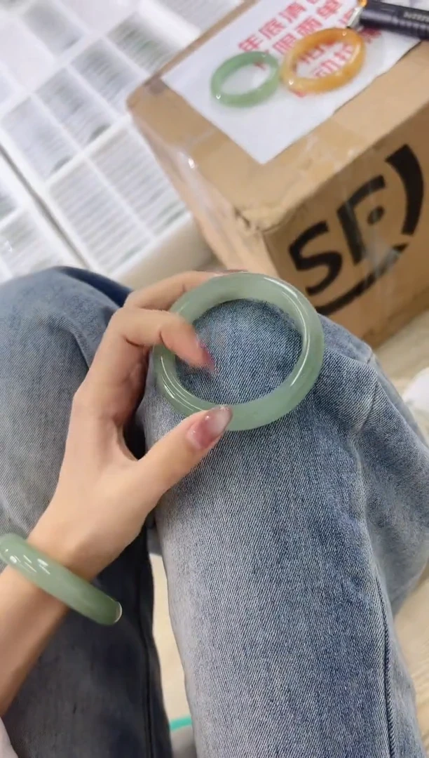 未镶嵌手镯石英质玉87-57D