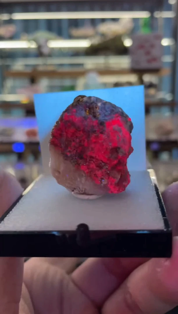 石材巴基斯坦红宝石磷灰石共生