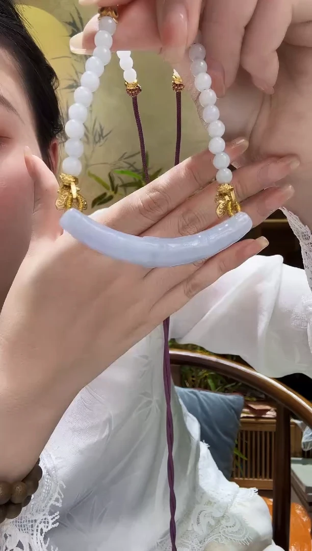颈饰未镶嵌翡翠吊坠