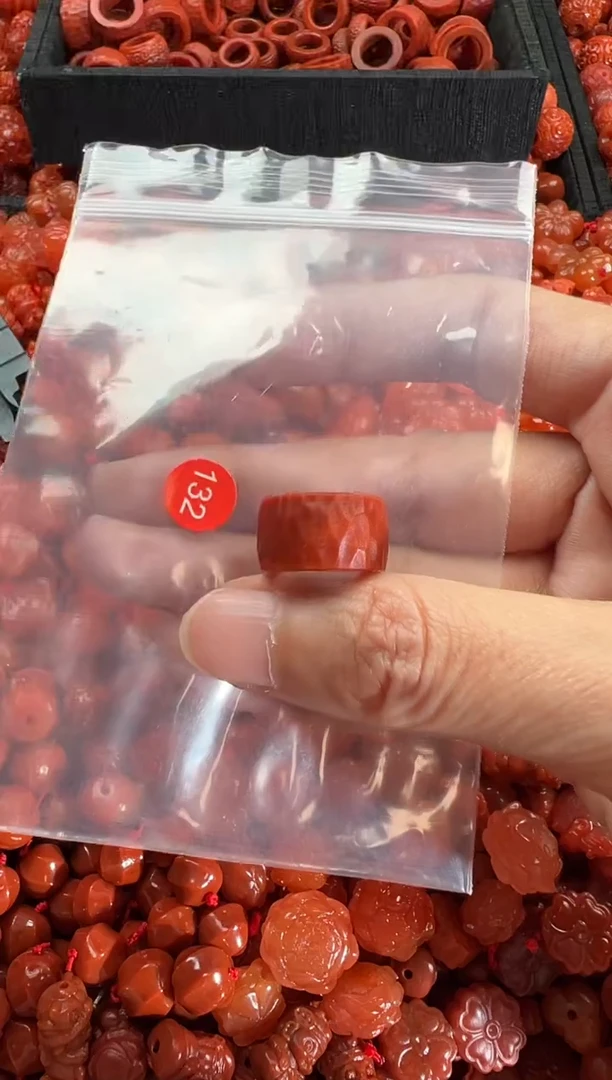 【闪购商品】南红玛瑙颈饰未镶嵌3