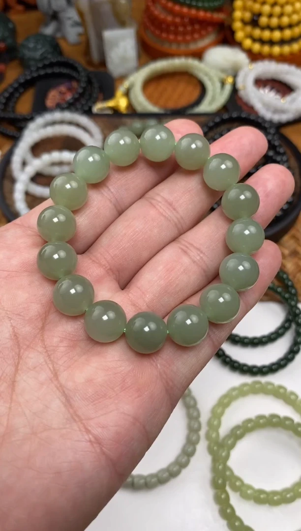 颈饰未镶嵌和田玉手串