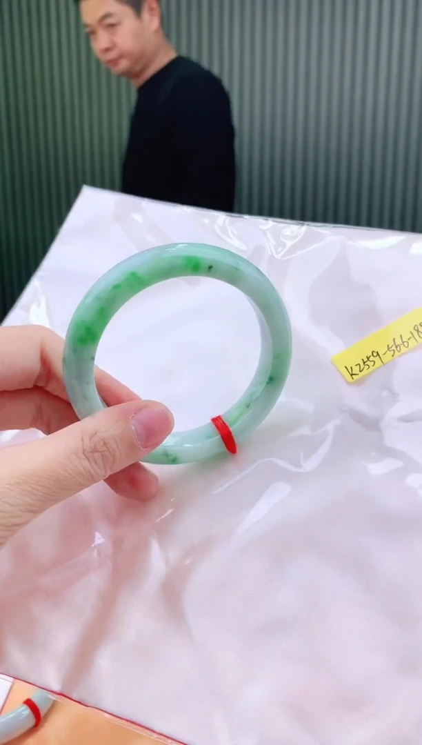 未镶嵌手镯翡翠56+