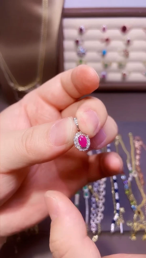 【闪购商品】红宝石吊坠(赠链)银S925镶嵌一条