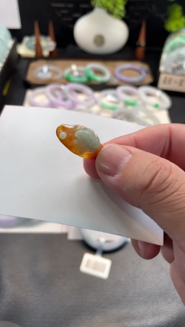 颈饰未镶嵌翡翠31号链接 有纹裂