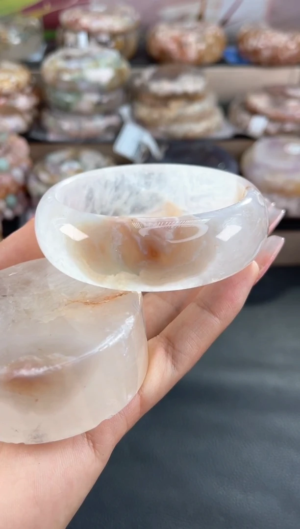 未镶嵌手镯石英质玉58