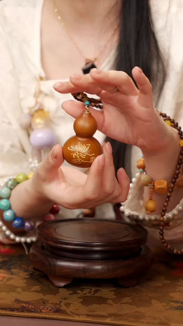 21易林大漆手捻小葫芦----78