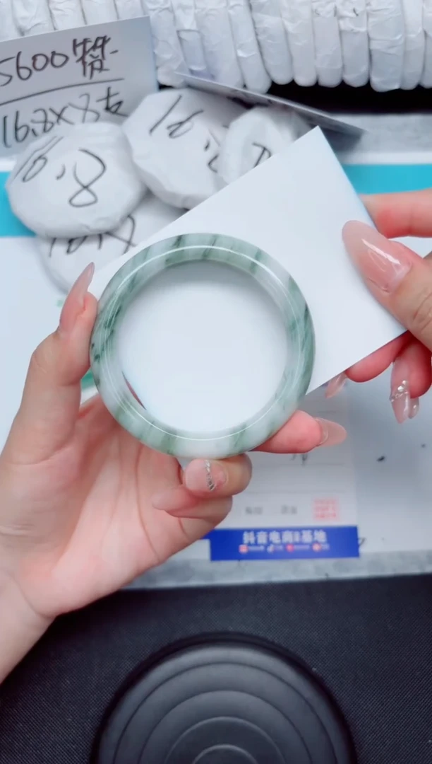 石英质玉手镯未镶嵌116-54