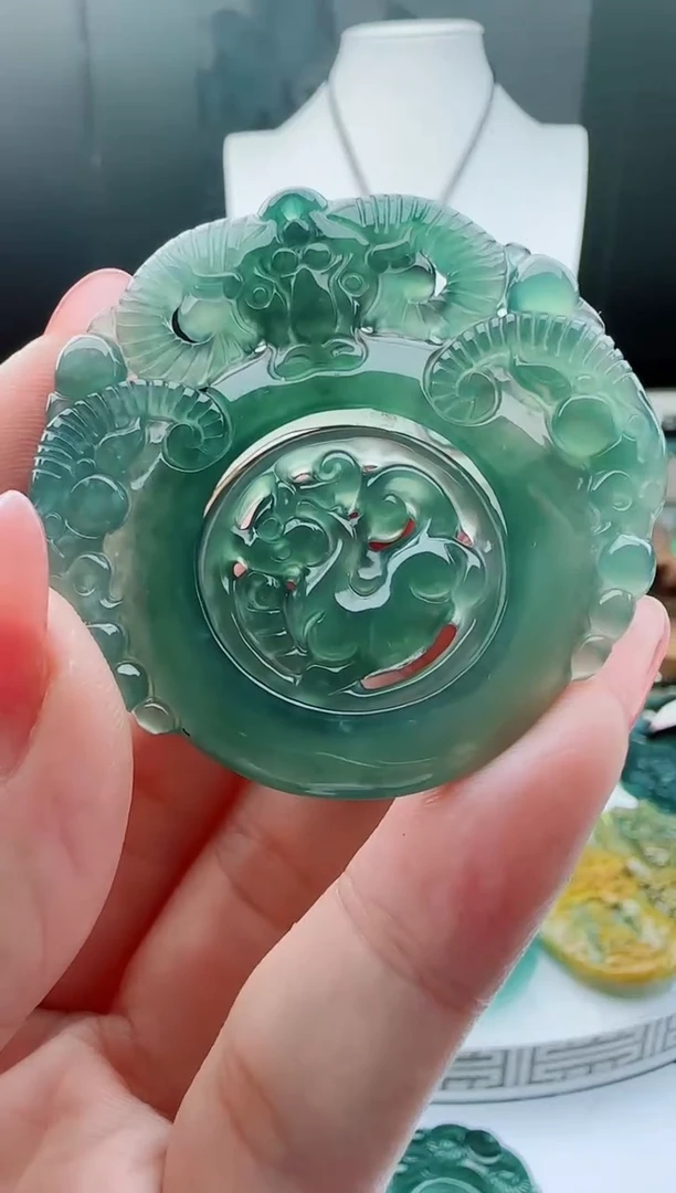 【闪购商品】翡翠颈饰未镶嵌多样性随机一件发货