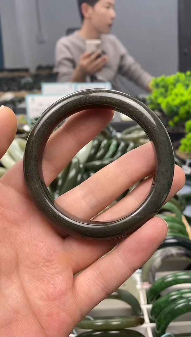 未镶嵌手镯和田玉56.4