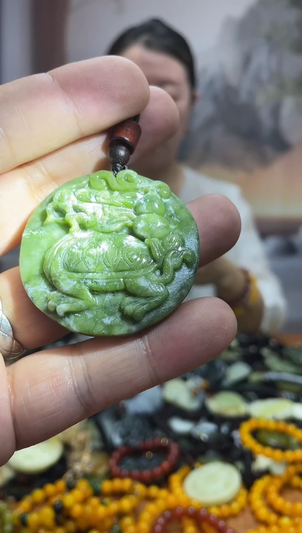 未镶嵌岫玉吊坠·
