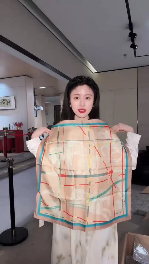六骏风采（粉）65方真丝印花方巾