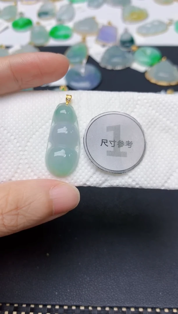 翡翠18K金镶嵌颈饰天然缅甸A货翡翠
