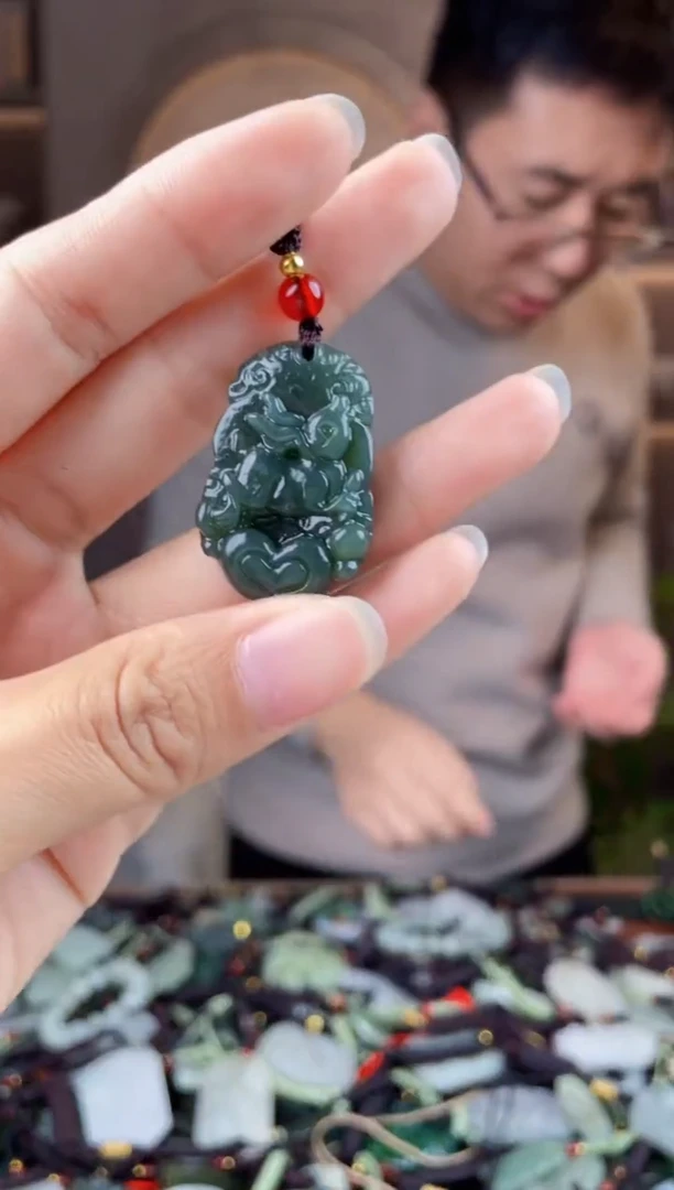 未镶嵌和田玉挂件拍一发一，多样性发货