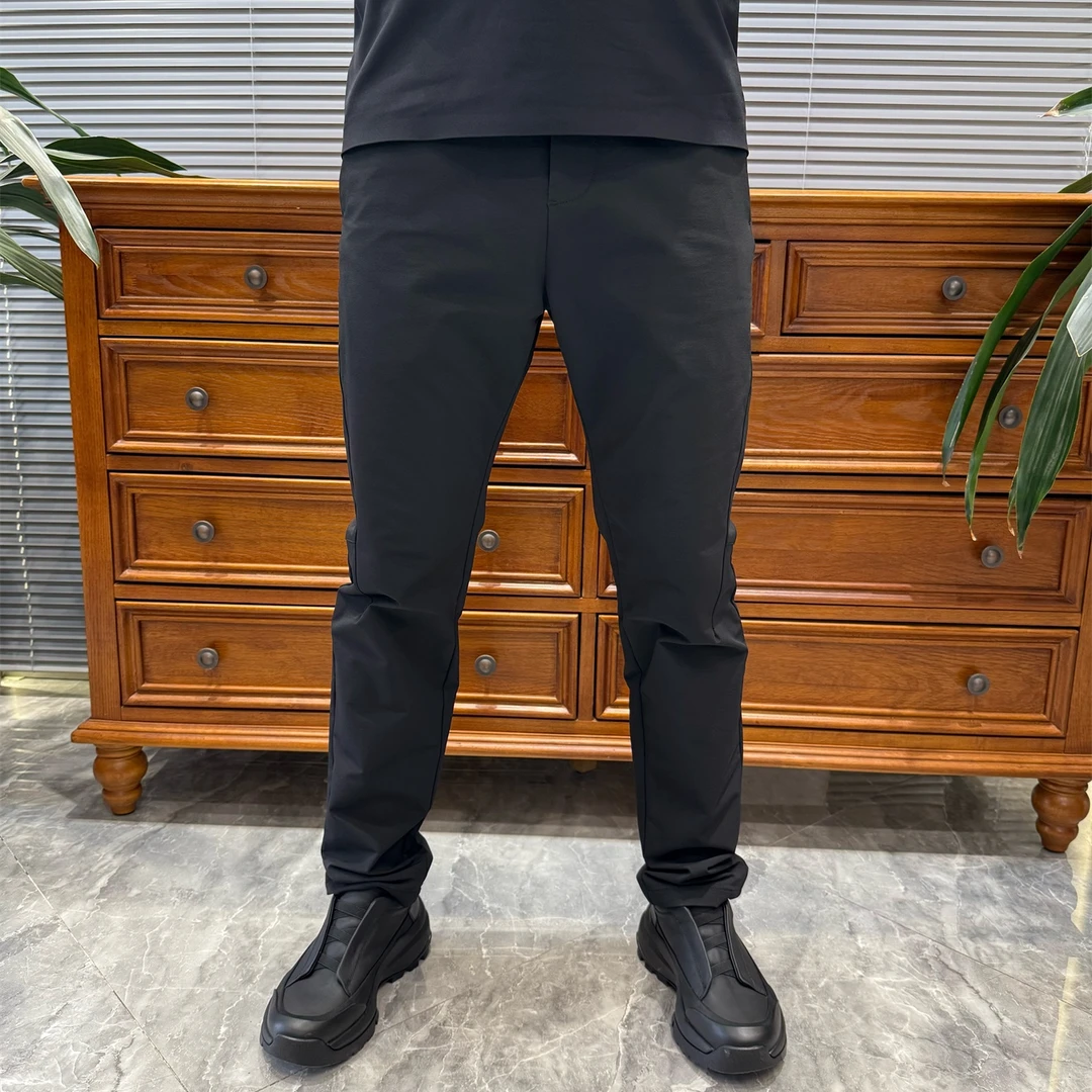 2025秋冬新款时尚黑色百搭简欧微谈休闲直筒长裤