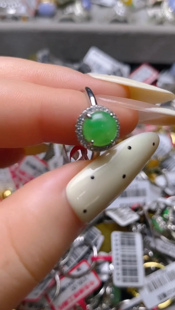 银S925镶嵌戒指翡翠百内无证书