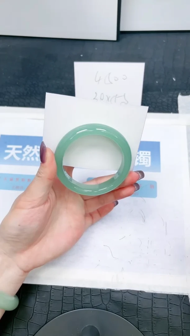 【闪购商品】石英质玉手镯未镶嵌42-56
