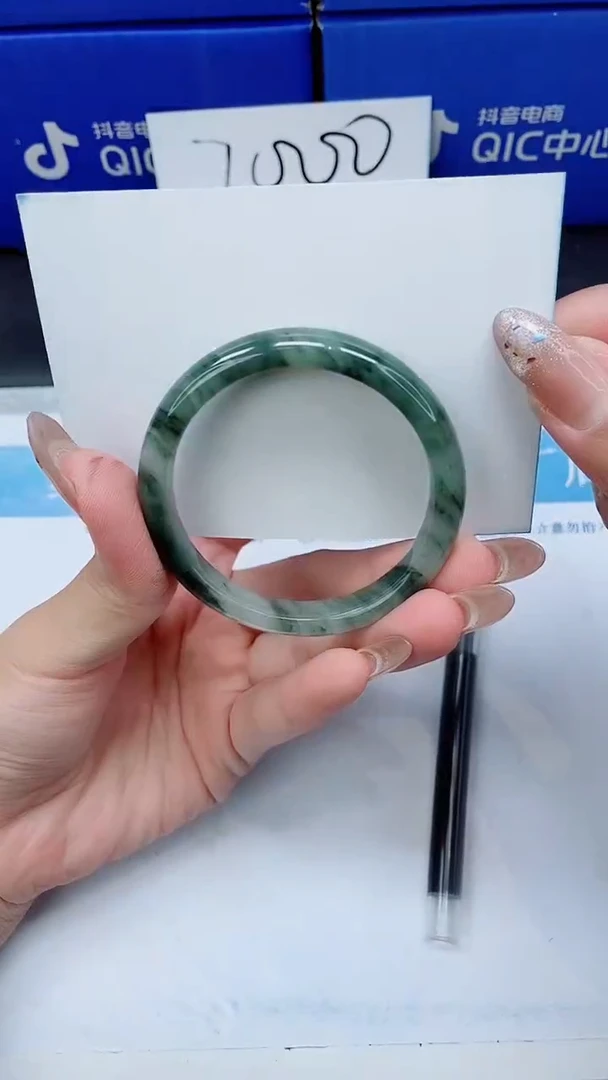 未镶嵌手镯石英质玉A121-52.6