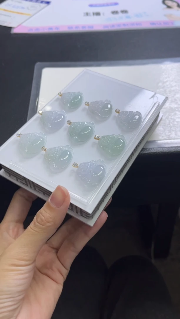 颈饰18K金镶嵌翡翠J53/多样性发一件/配绳子