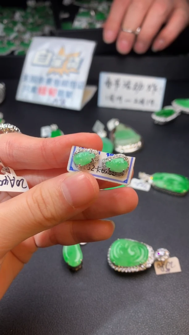 【闪购商品】翡翠耳饰银S925镶嵌翡翠