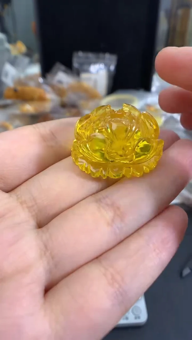 琥珀未镶嵌珠宝奇石1