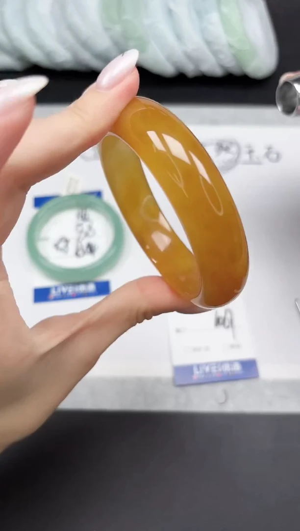 未镶嵌手镯石英质玉167-6061