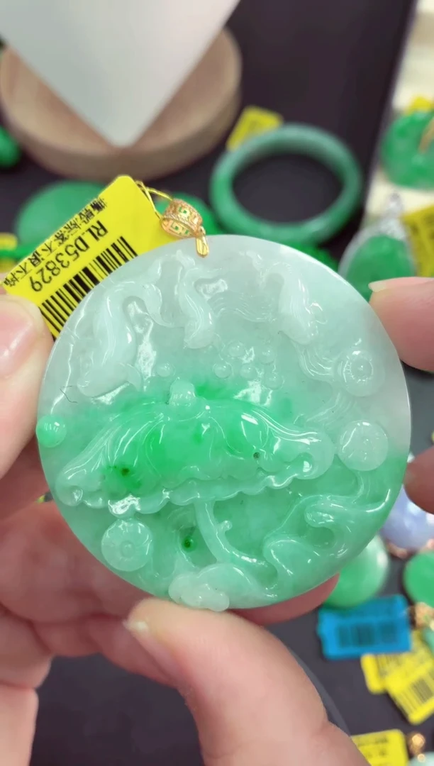 吊坠(不含链)18K金镶嵌翡翠挂件