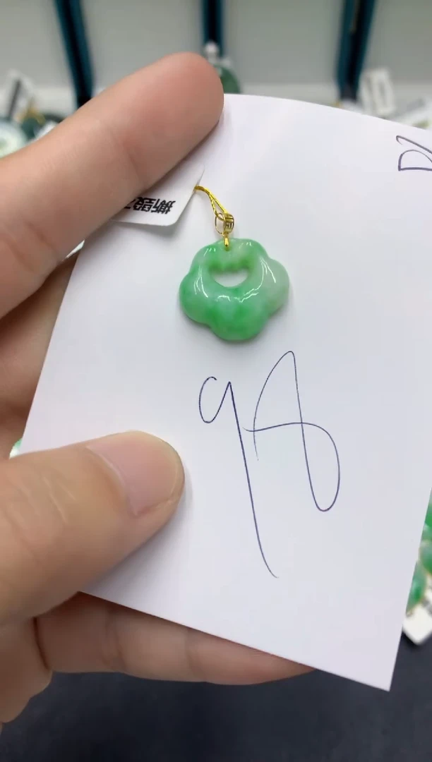 【闪购商品】翡翠颈饰18K金镶嵌翡翠