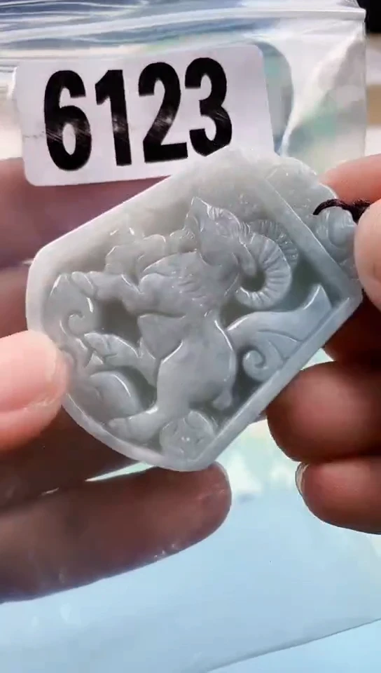 【闪购商品】翡翠挂件未镶嵌天然翡翠吊坠挂件