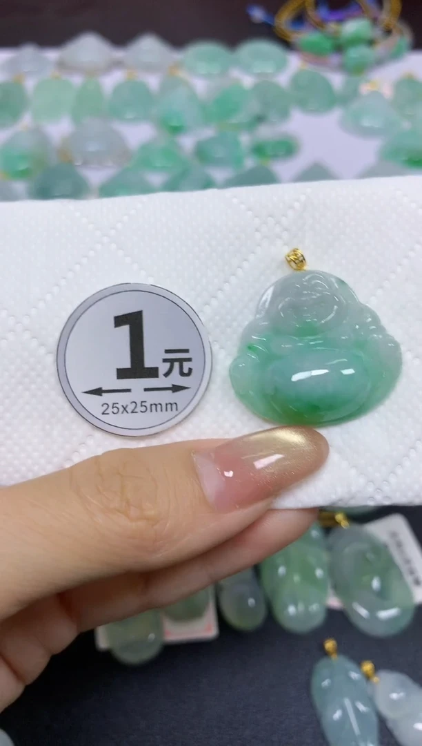 颈饰18K金镶嵌翡翠天然翡翠A货